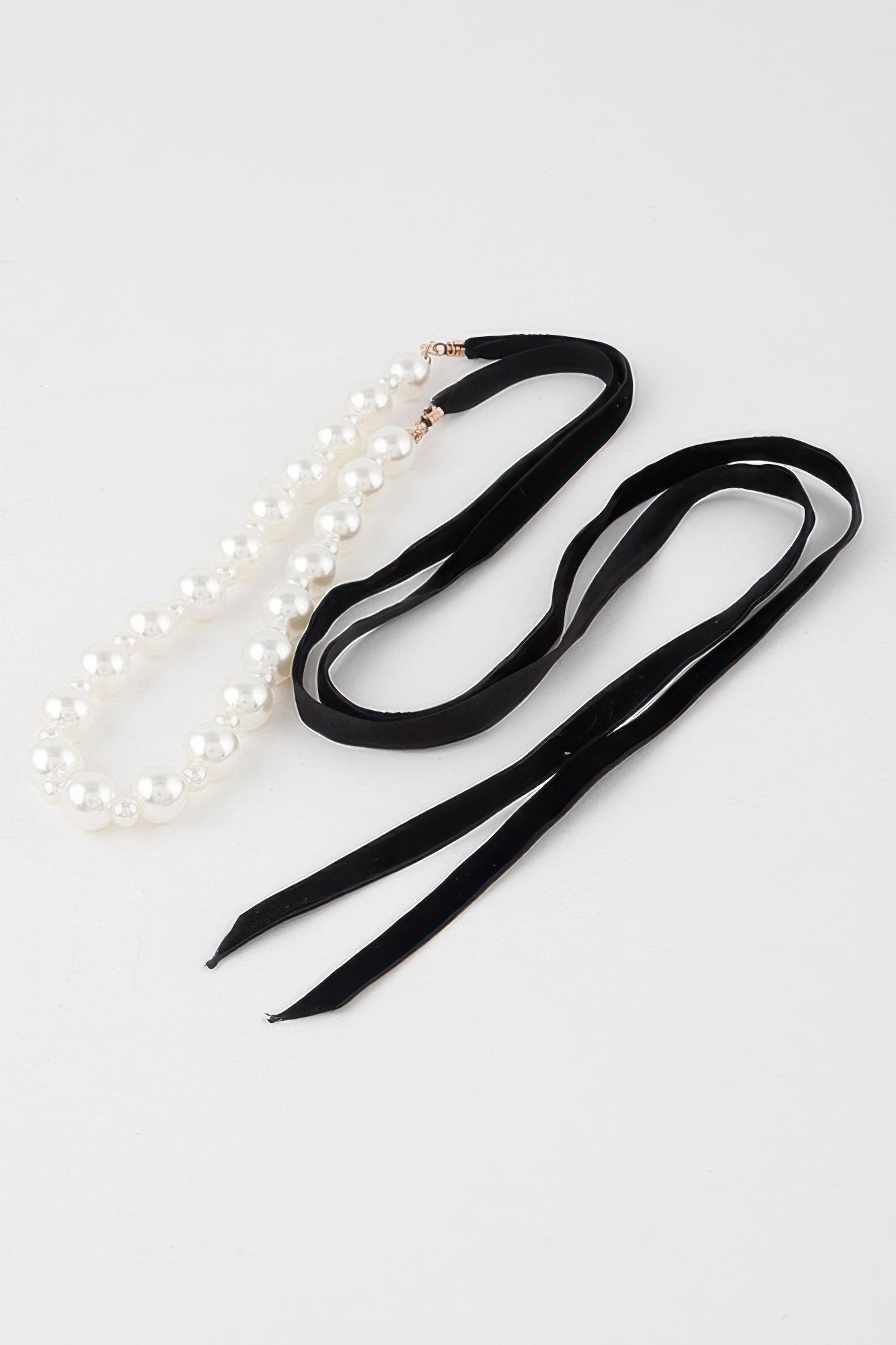 Half Pearl Tie Necklace