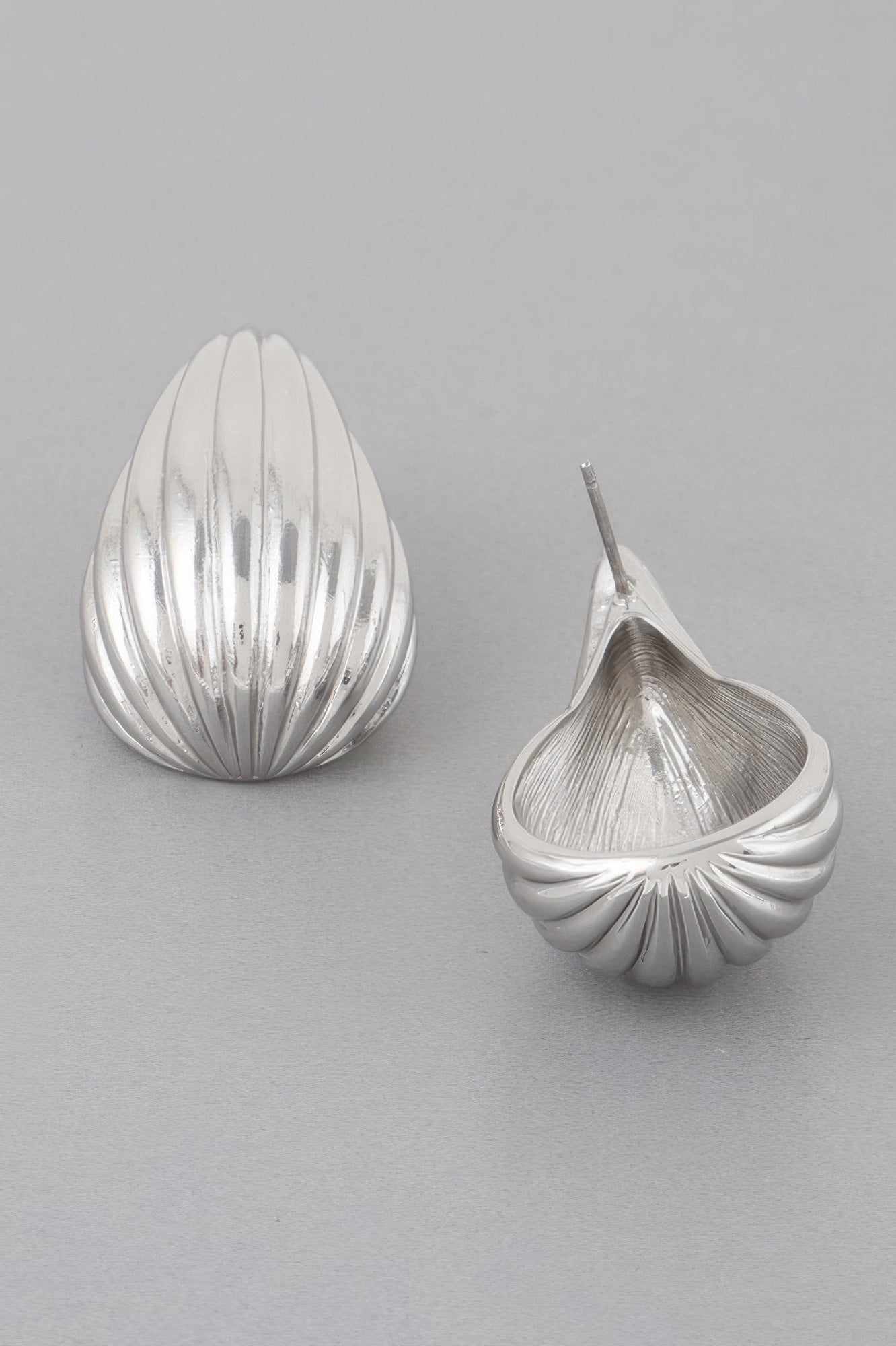 Ribbed Curve Teardrop Earrings