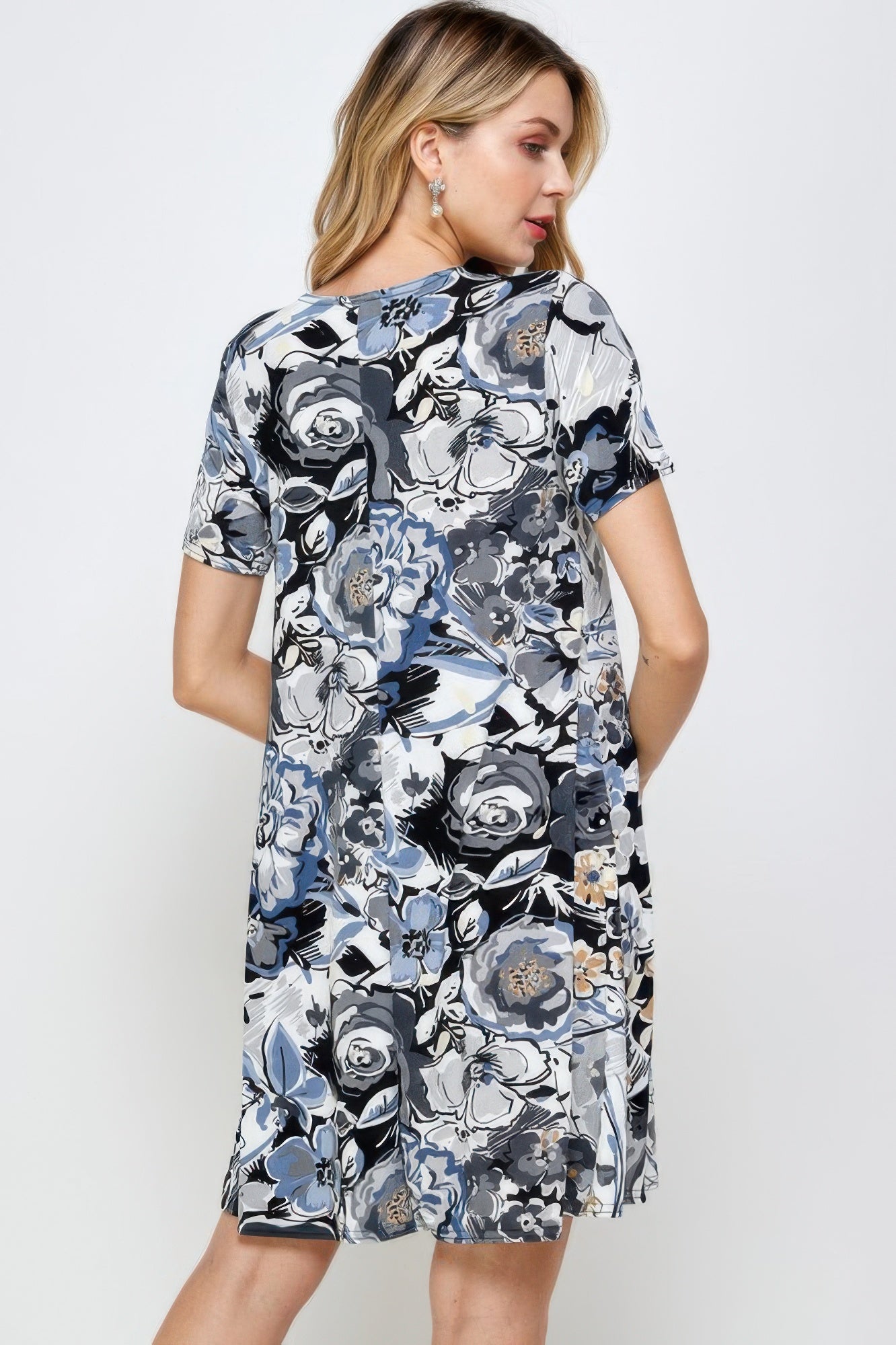 Short-sleeved Knee-length Dress