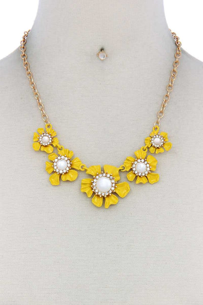 Floral Pearl Bead Necklace