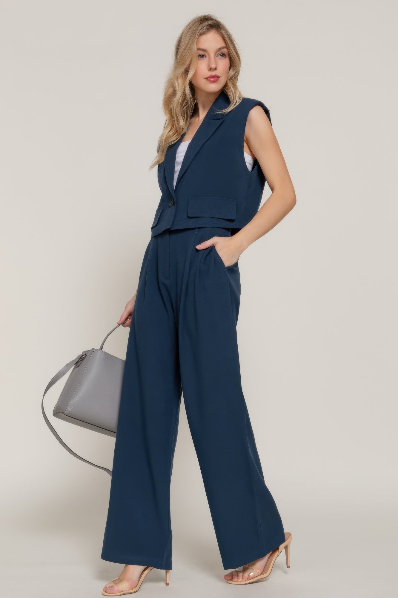 Lapel Collar W/shoulder Pads Vest         