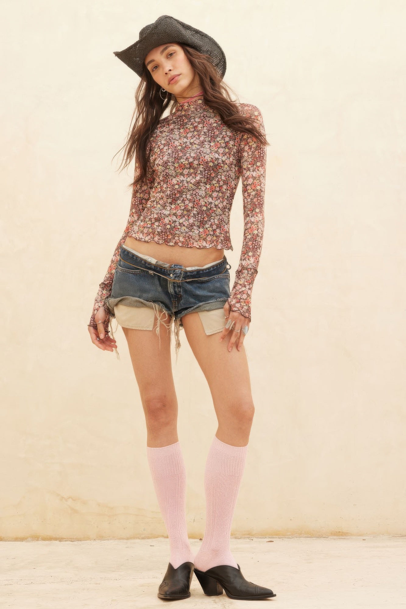 Floral-print Mesh Cropped Mock-neckthumbhole Top               