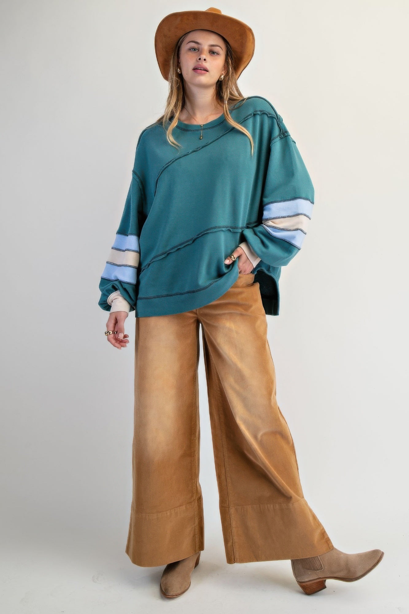 Color Mix Embroidered Washed Pullover       