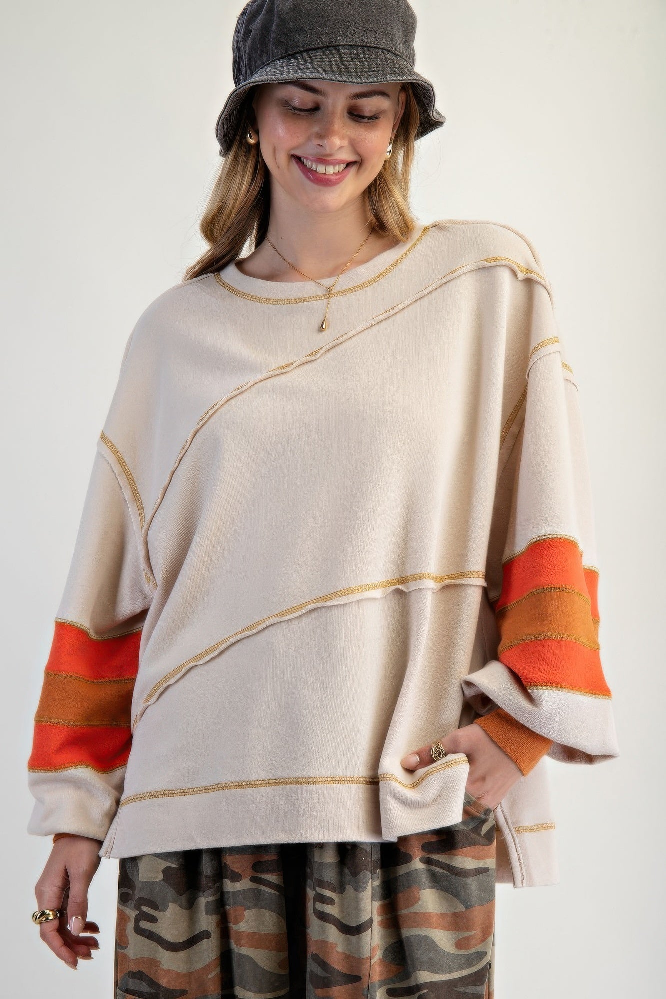 Color Mix Embroidered Washed Pullover       