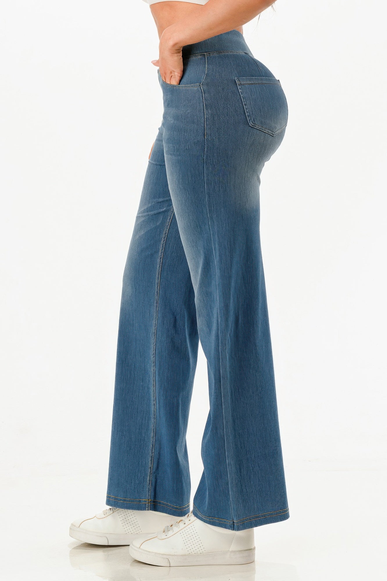 Ultra Soft Flare Baggy Jeans            