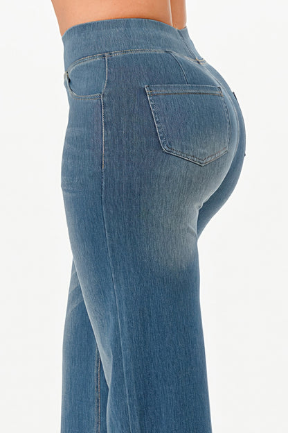 Ultra Soft Flare Baggy Jeans            