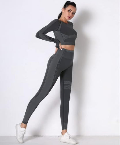 Seamless Long Sleeve Solid Yoga Set         