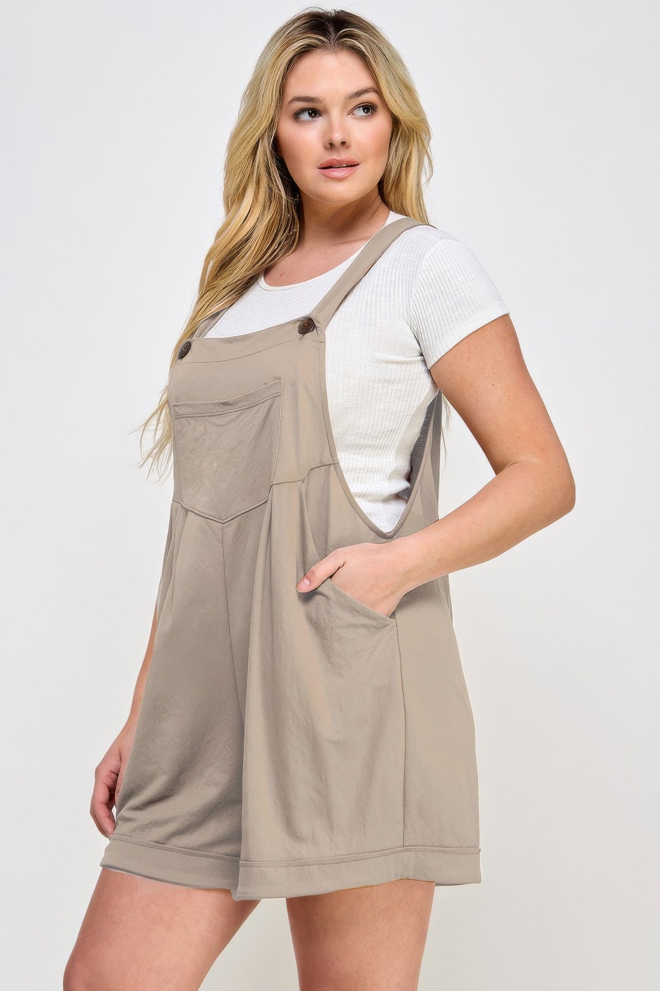 Plus Size Knit Linen Pleated Overall Shorts      