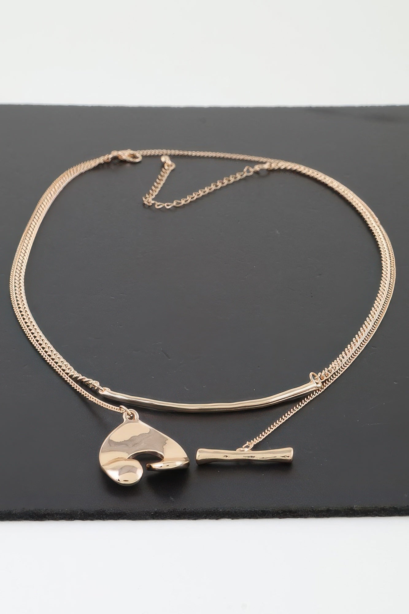 Toggle Hook Chain Necklace