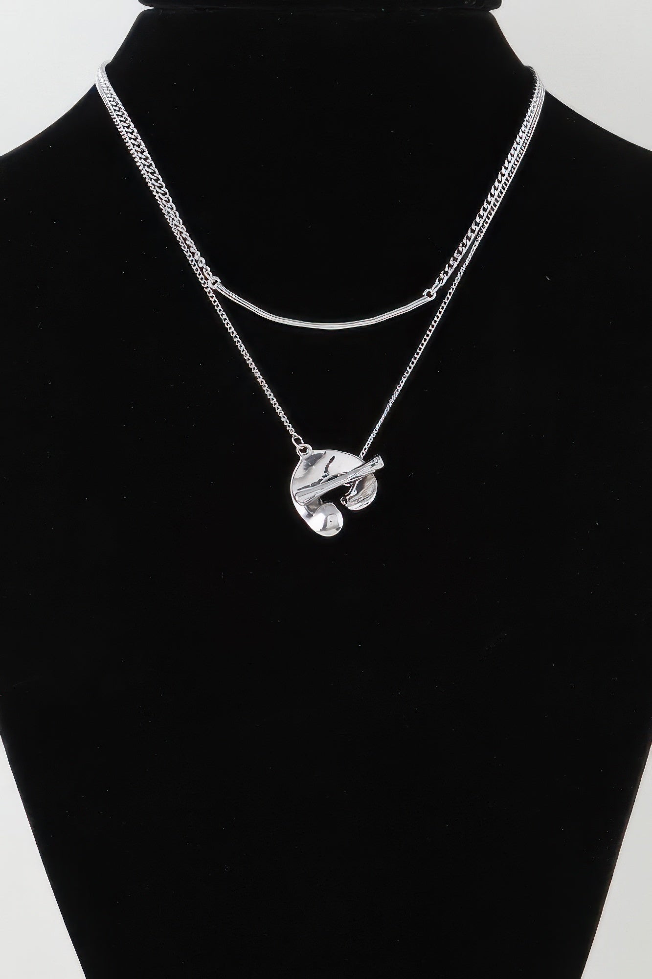 Toggle Hook Chain Necklace