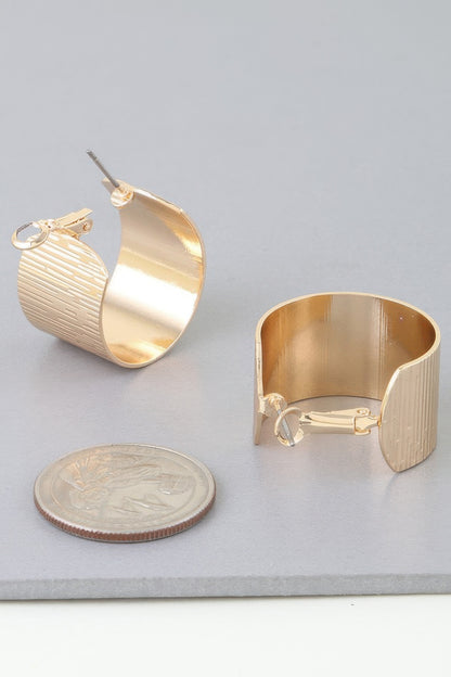Wide Ribbed Hoop Earrings
