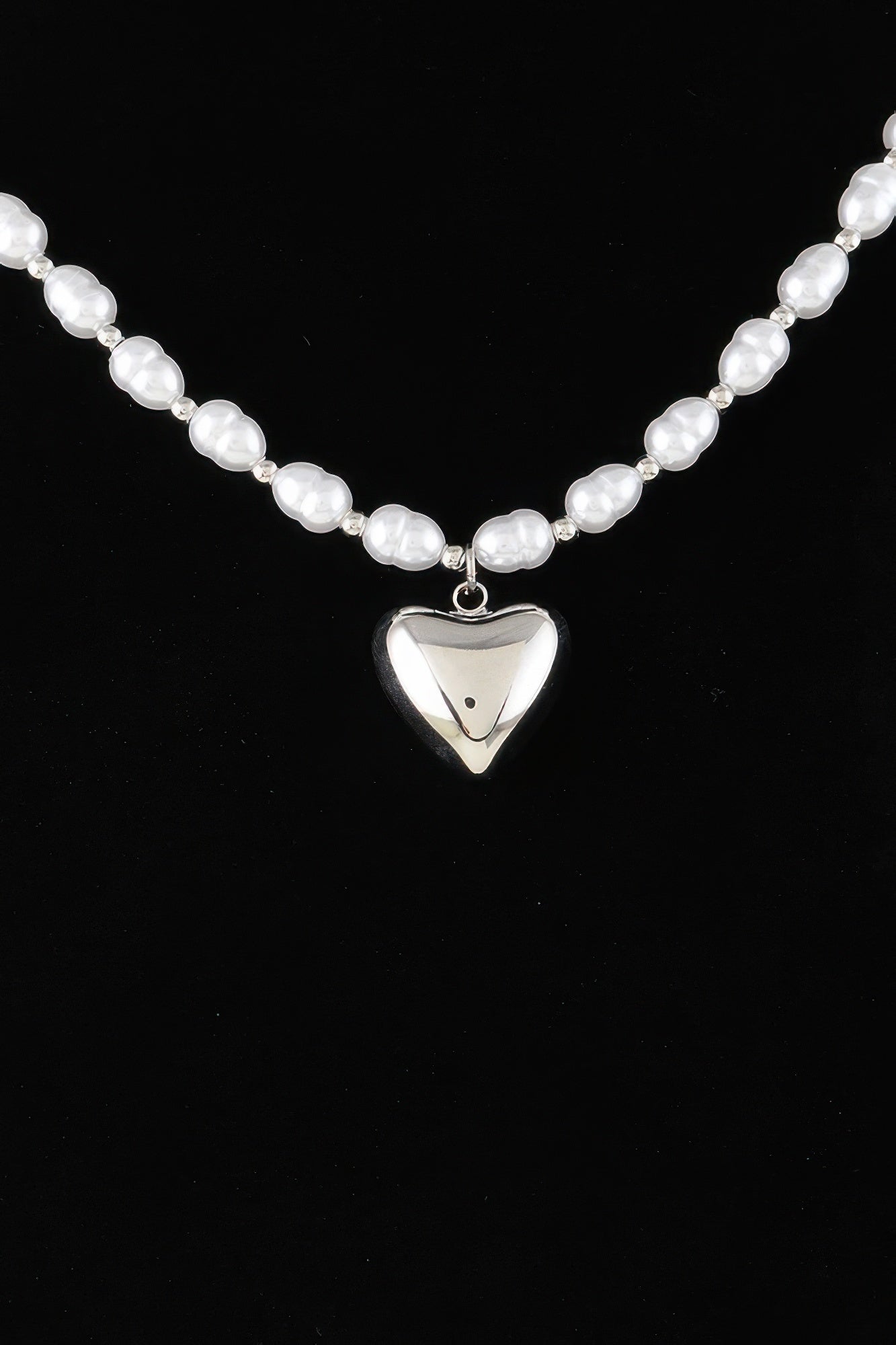 Shiny Heart Pearl Beaded Necklace