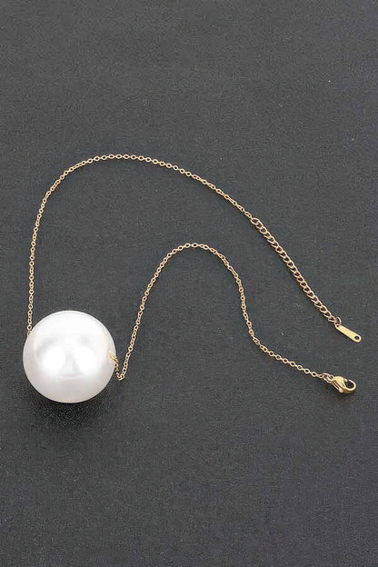 Round Faux Pearl Necklace