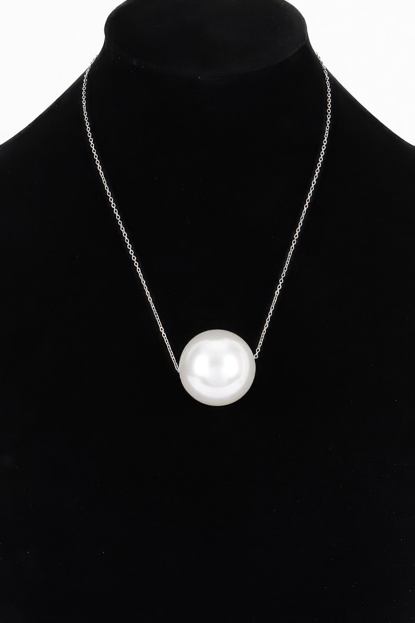Round Faux Pearl Necklace