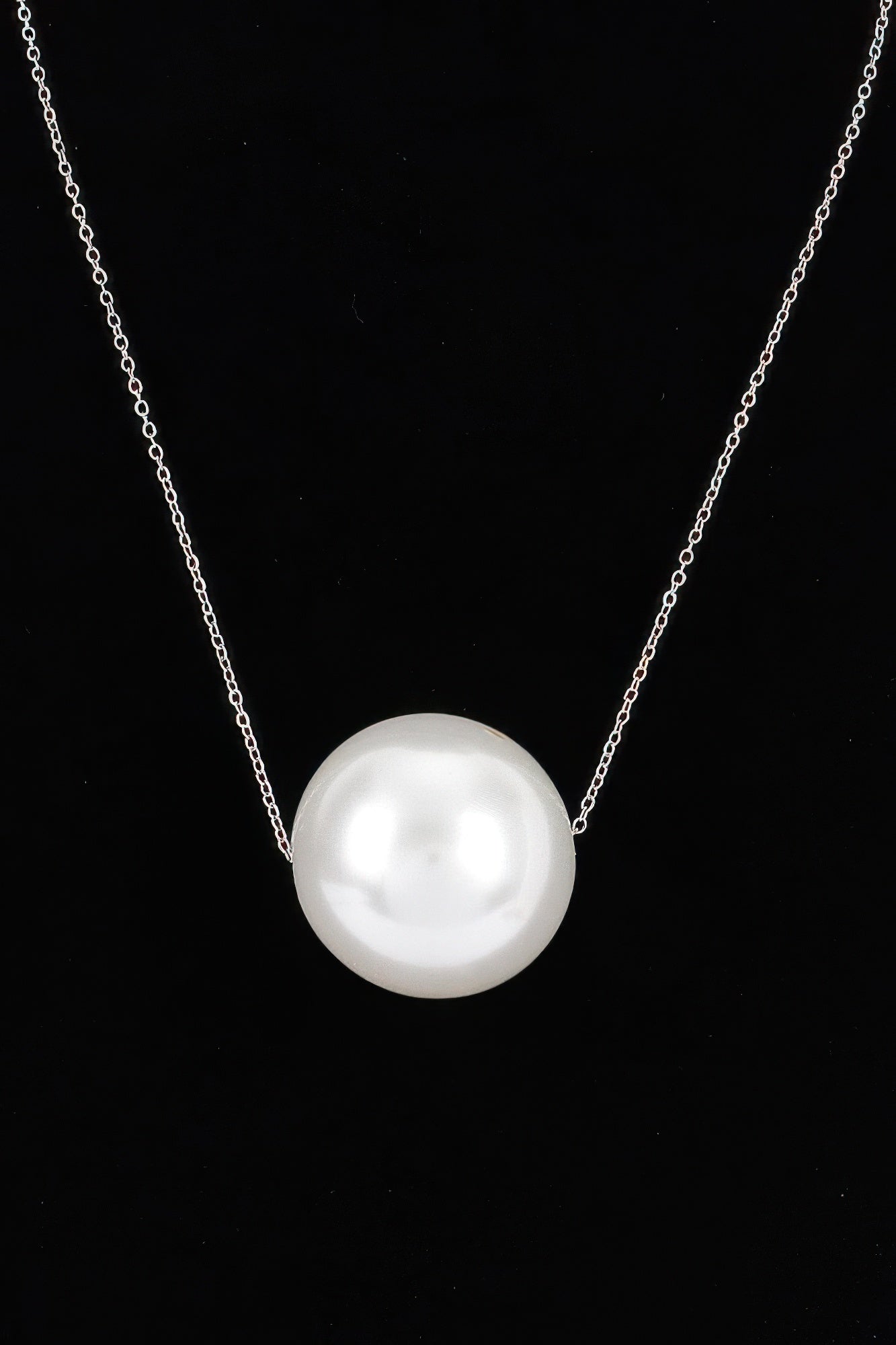 Round Faux Pearl Necklace
