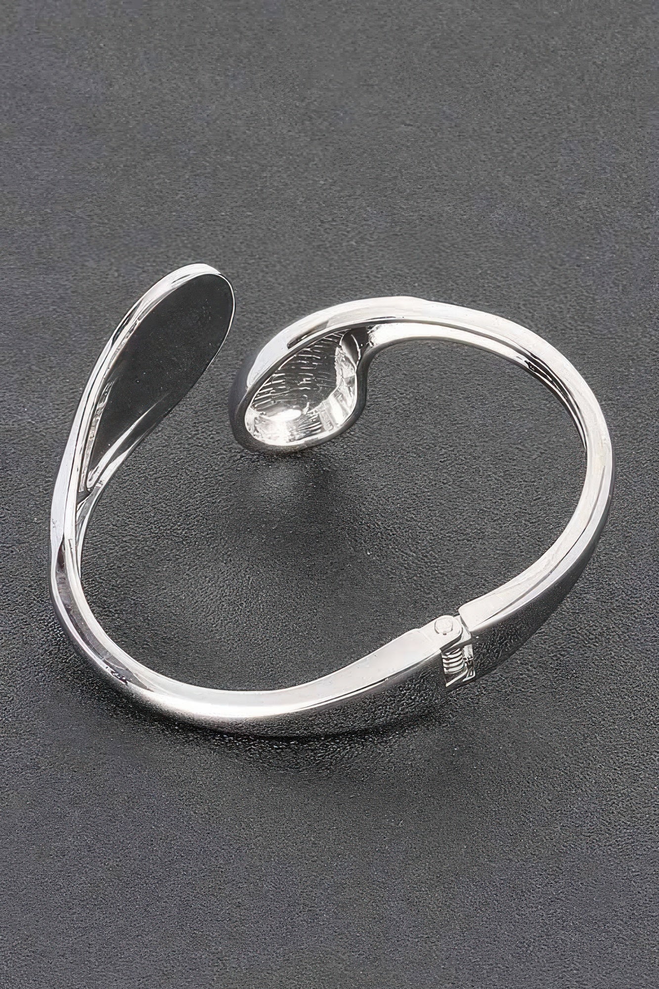 Metal Spring Hinge Cuff
