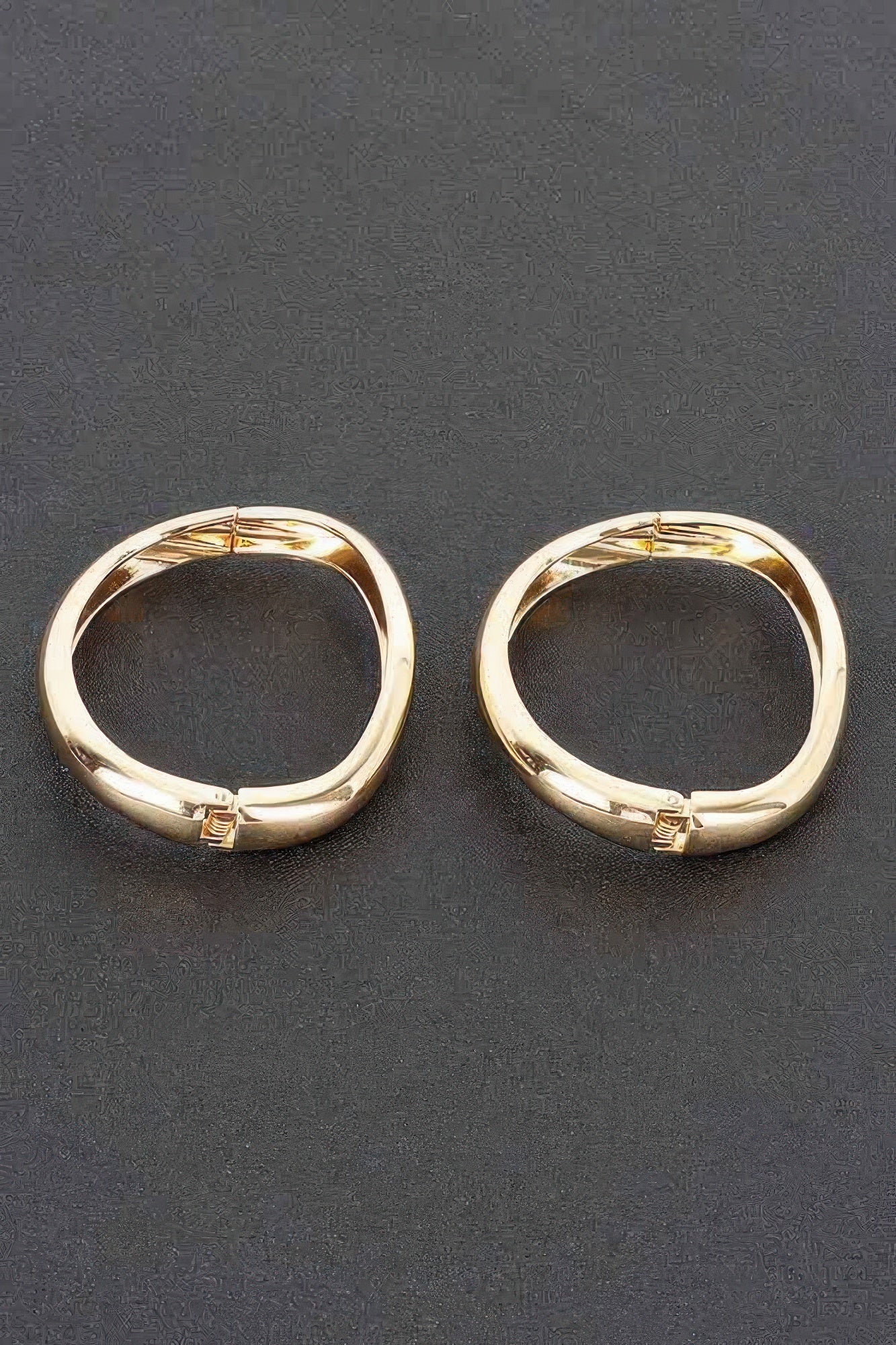 Curved Elegance Bracelet