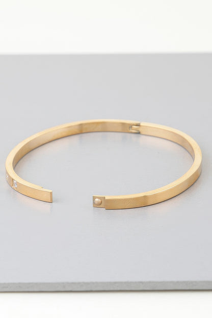 Cubic Star Embedded Cuff Bracelet