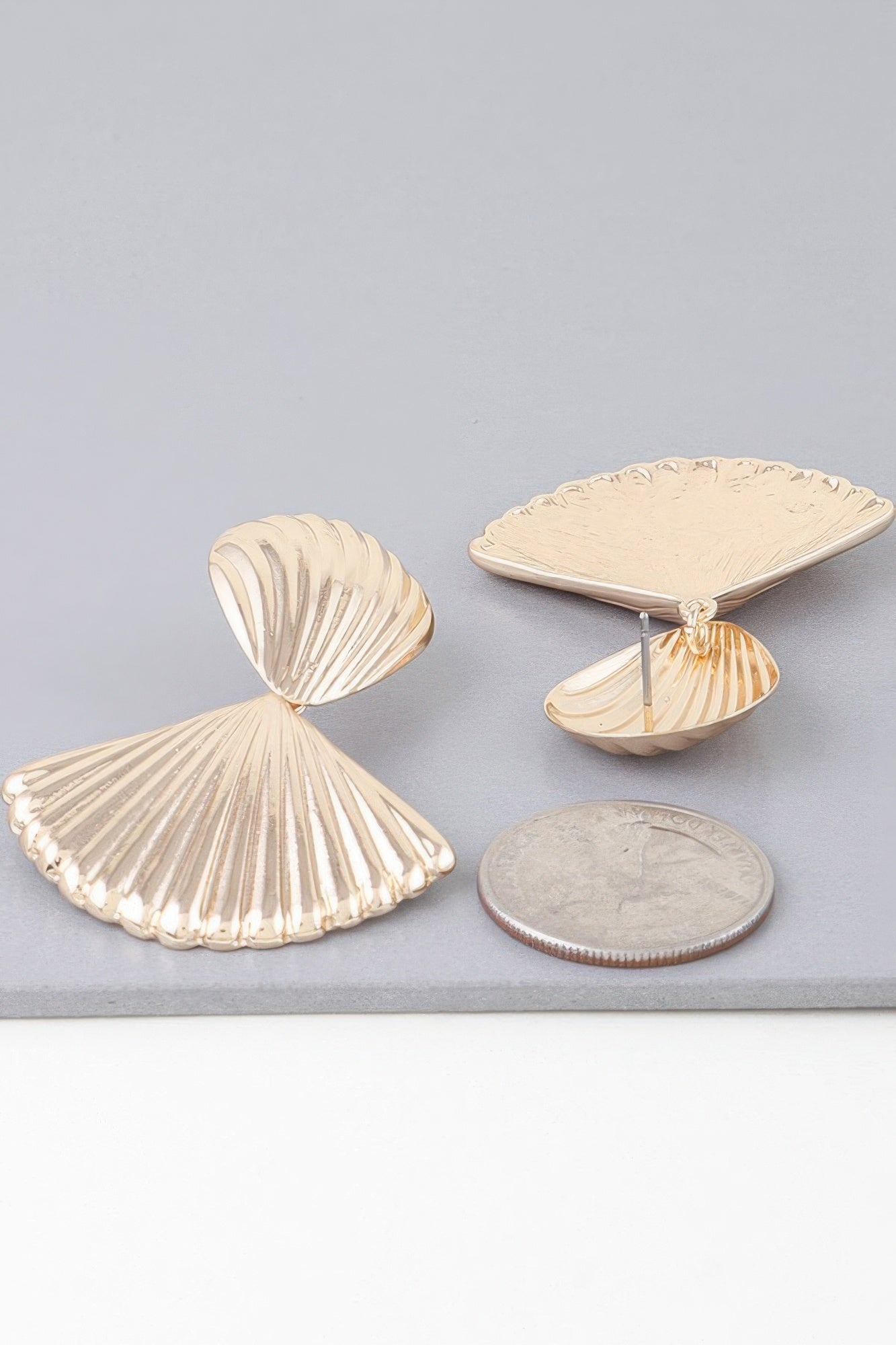 Shiny Ribbed Clam Shell Earrings