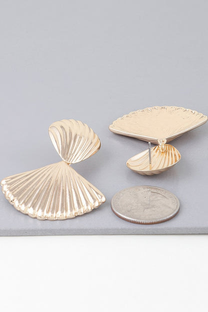 Shiny Ribbed Clam Shell Earrings