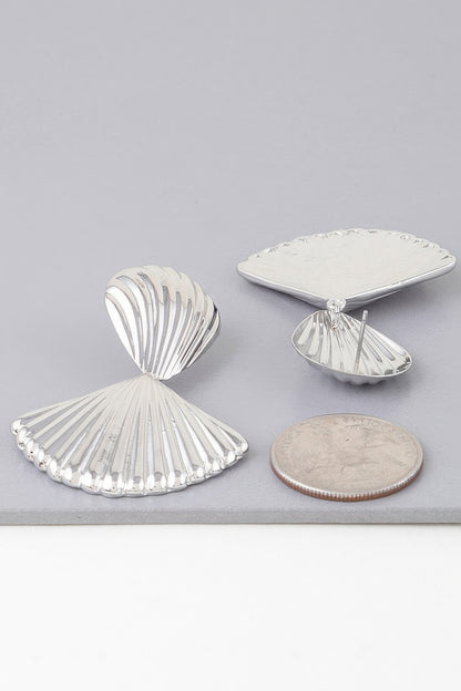 Shiny Ribbed Clam Shell Earrings