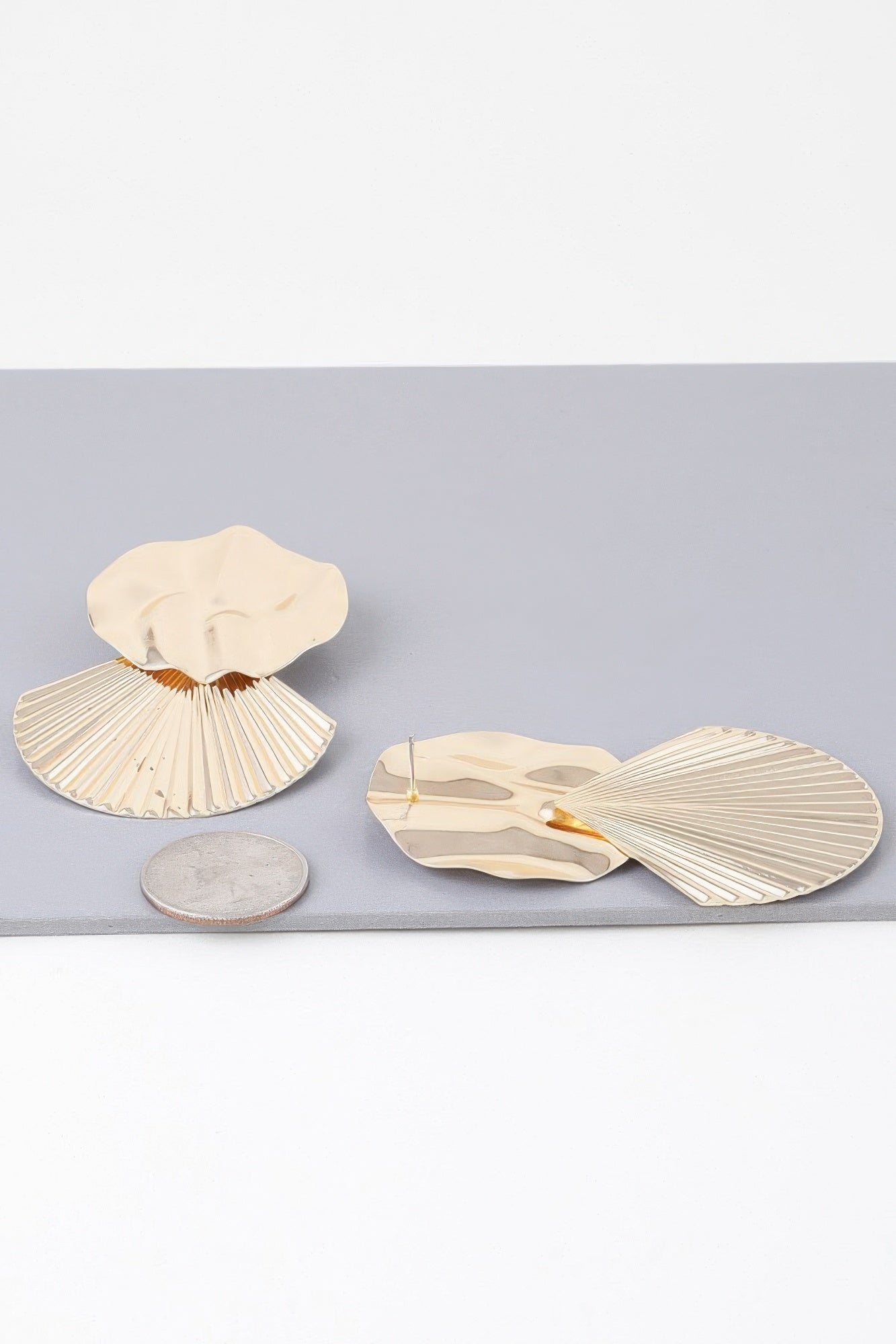 Shiny Shell Disc Earrings