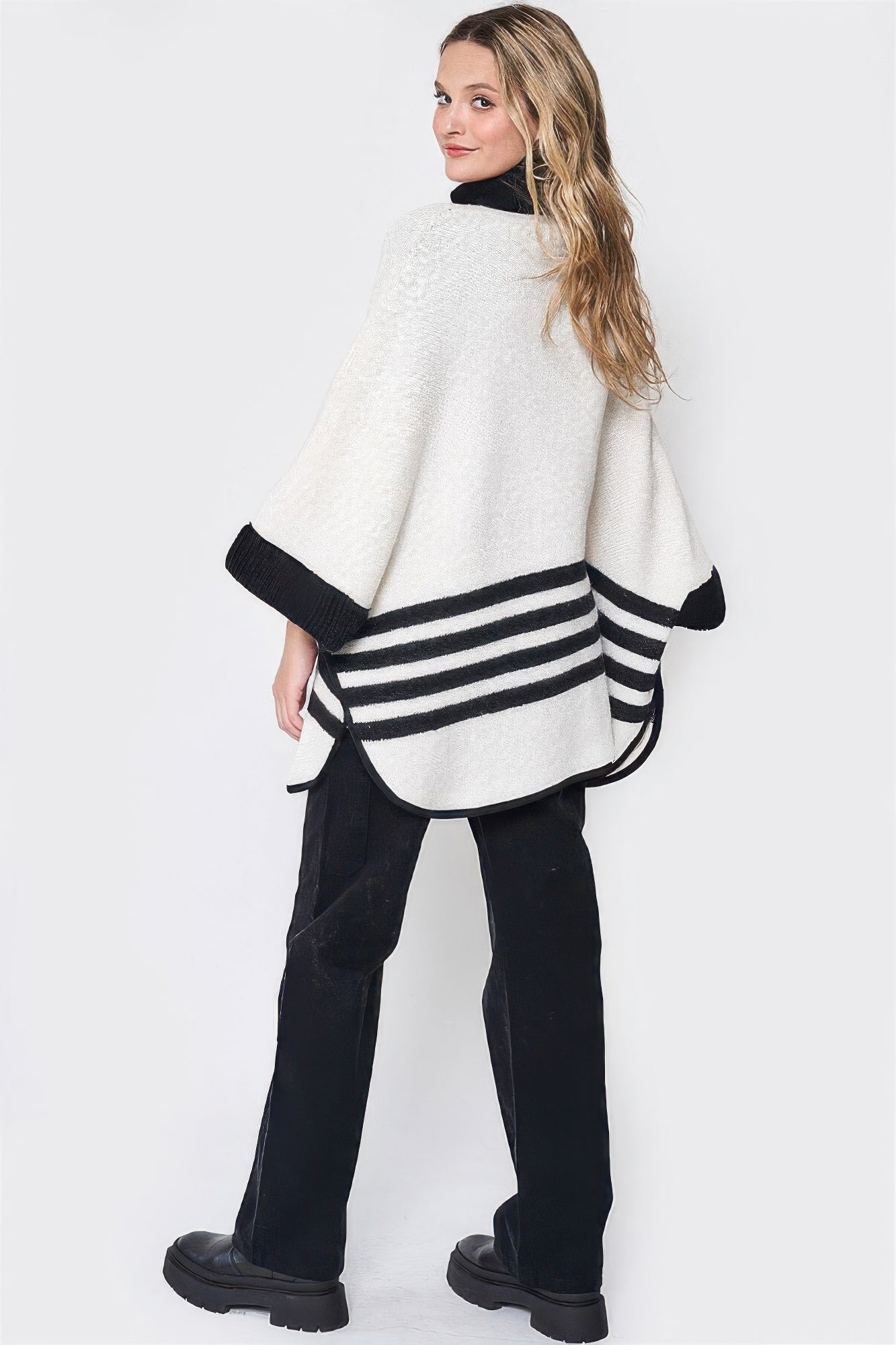 Sporty Bordered Zip Up Knit Kimono