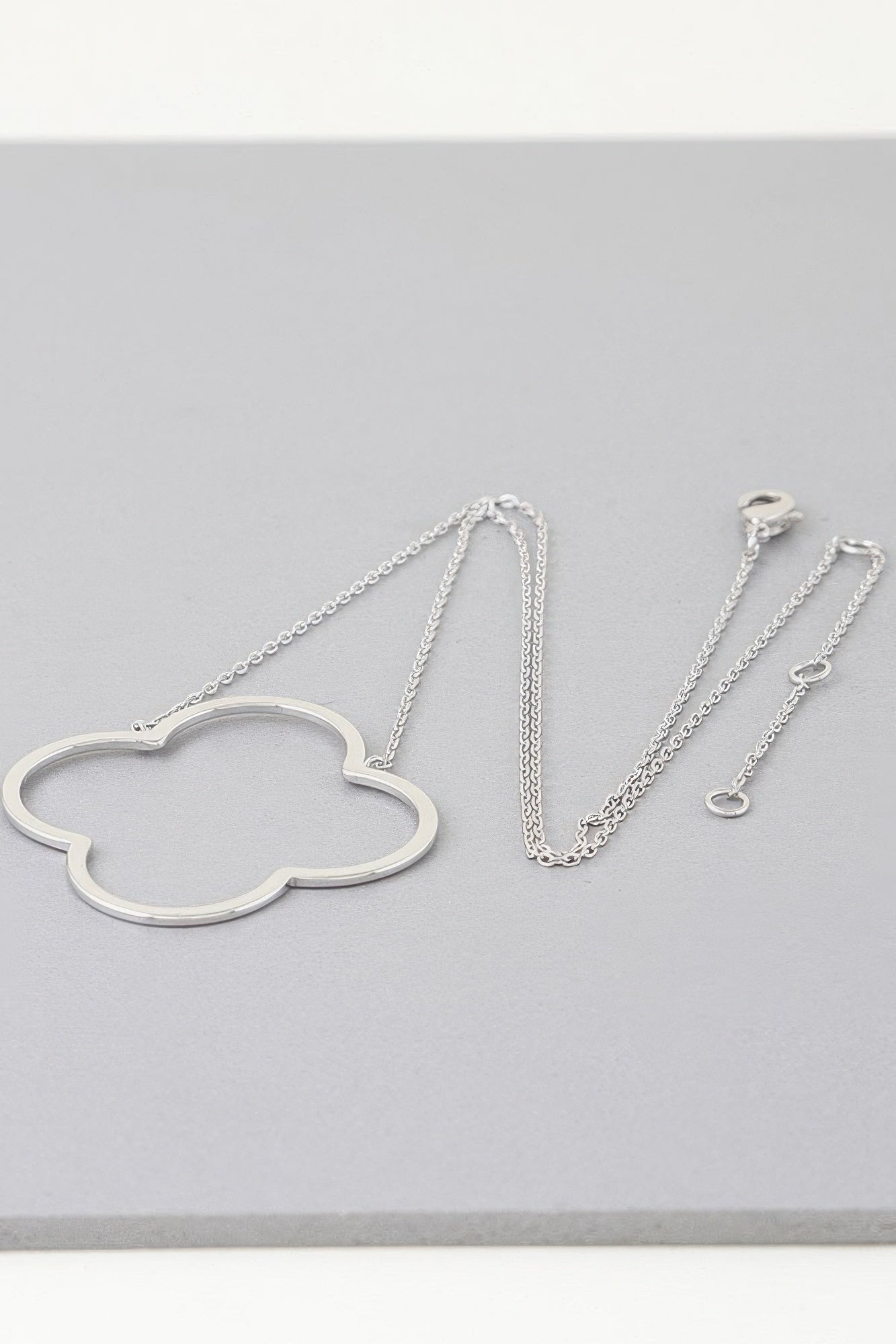 Modern Open Clover Pendant Necklace