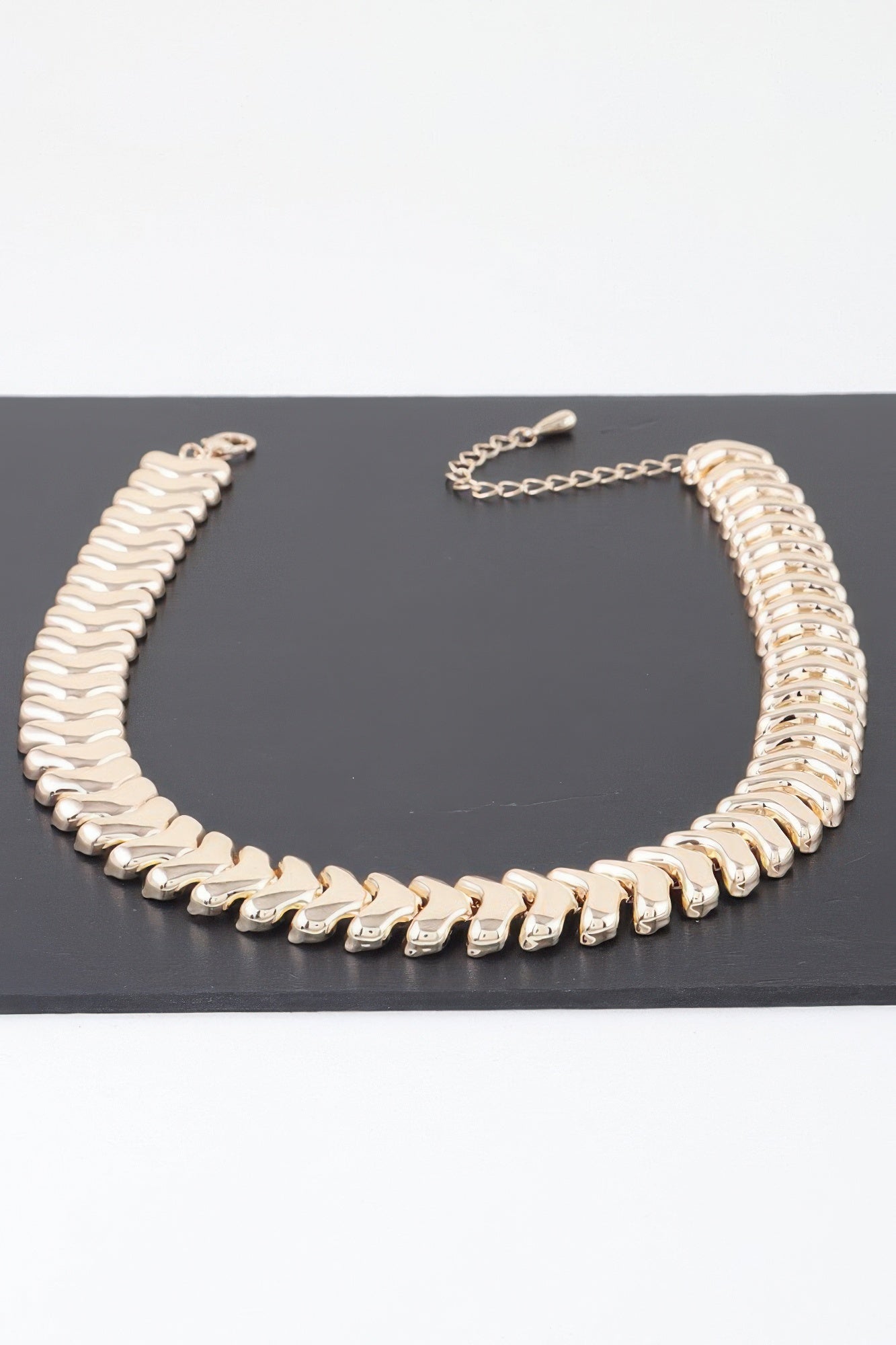 Shiny Arrow Chain Choker Necklace
