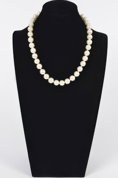 Simple Pearl Bead Lined Necklace
