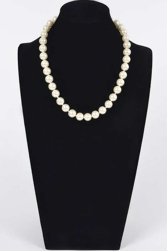 Simple Pearl Bead Lined Necklace