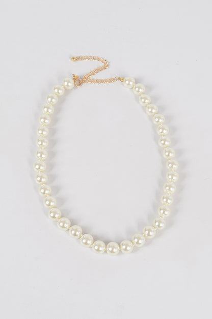 Simple Pearl Bead Lined Necklace