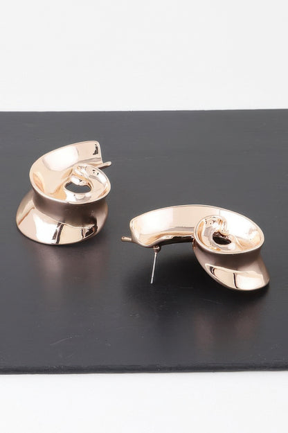 Dazzling Conch Shell Earrings