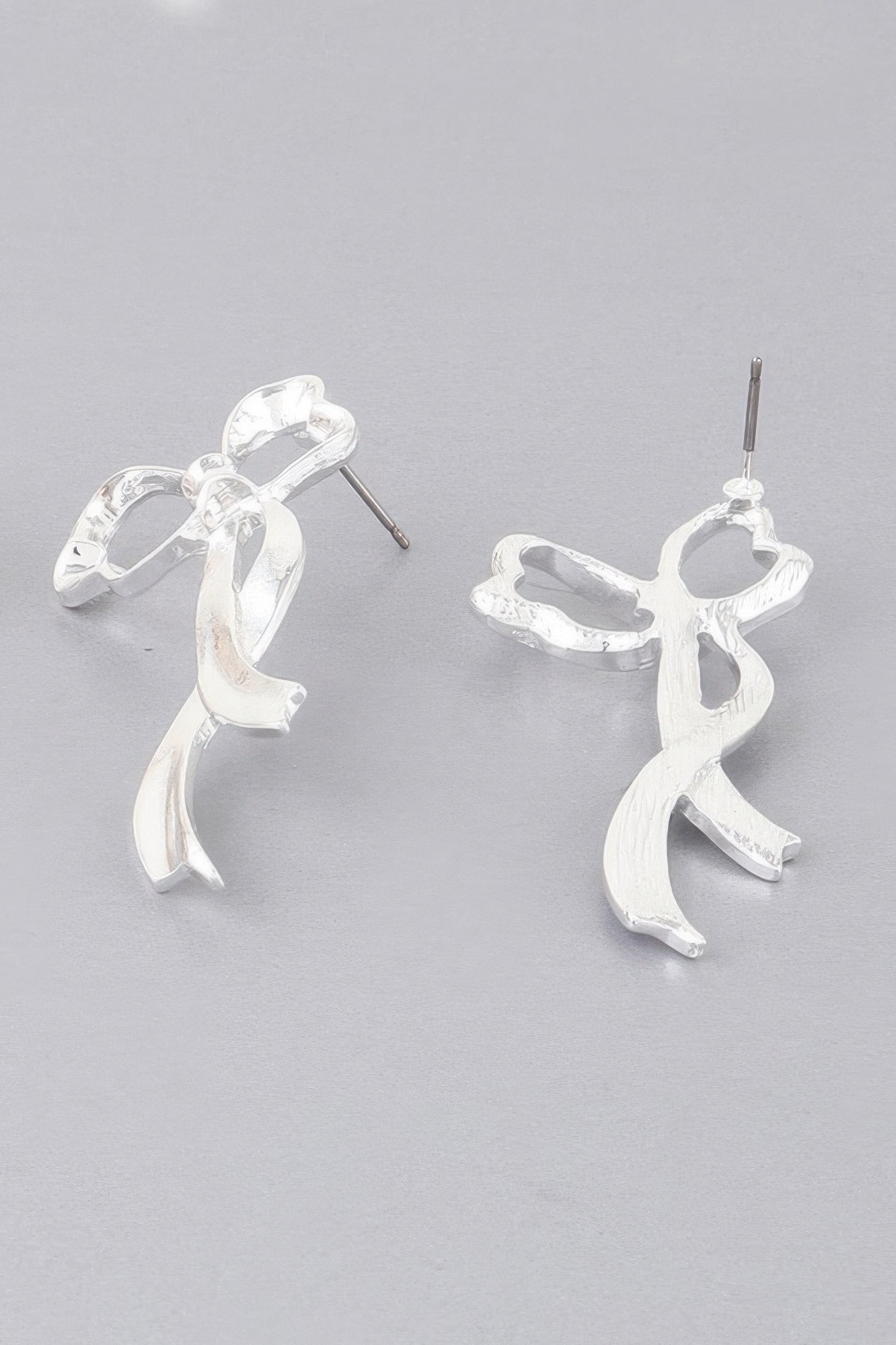 Shiny Cloud Ribbon Earrings