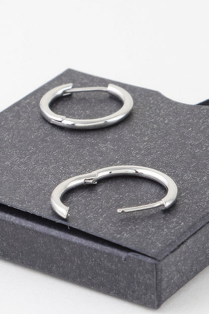 Minimal Shiny Clasp Earrings