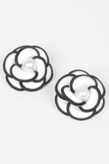 Faux Pearl Flower Stud Earring 