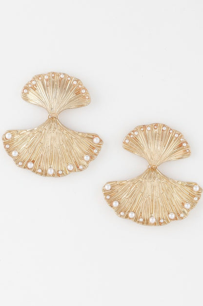 Double Pearl Clam Earrings 