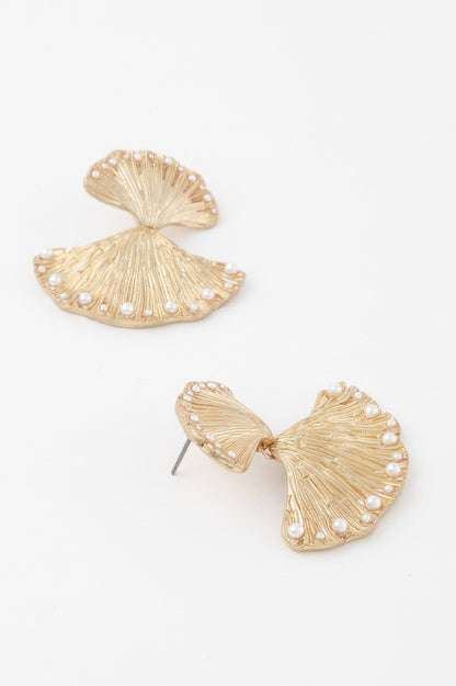 Double Pearl Clam Earrings 
