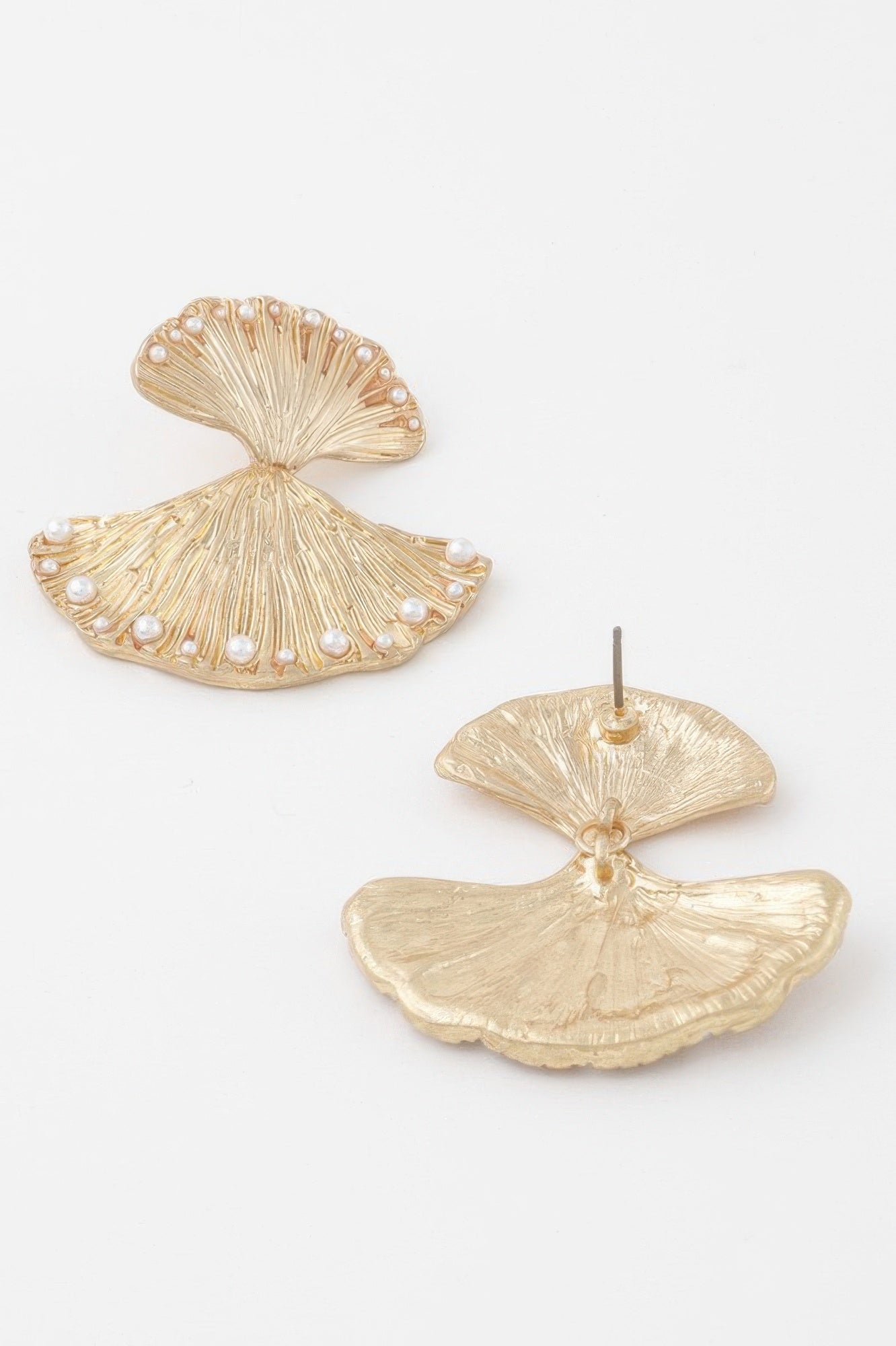 Double Pearl Clam Earrings 