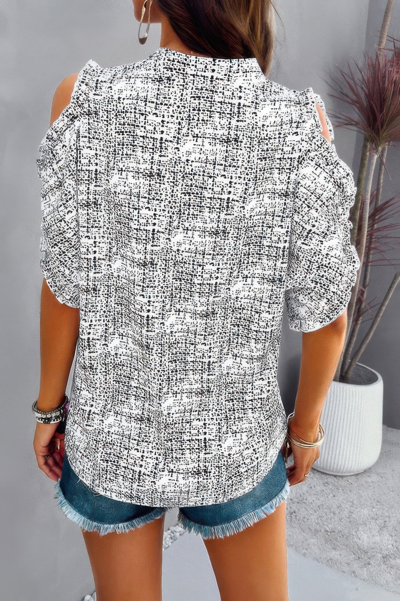 Printed Mandarine Collar Cold Shoulder Loose Top