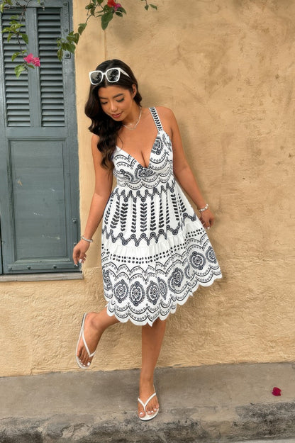 Plus Size Sleeveless Printed V Neck Woven Fit Dress