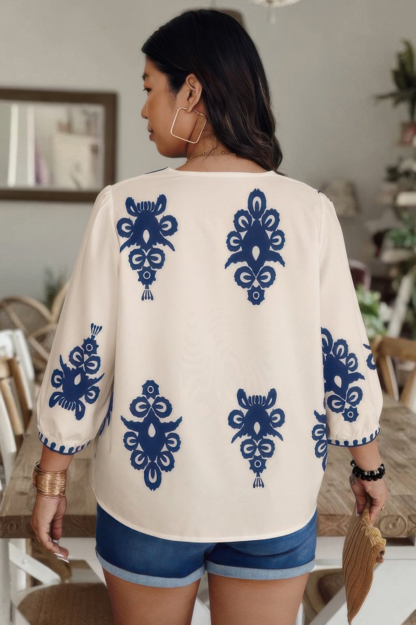 Plus V Neck Geo Print Puff Sleeve Blouse