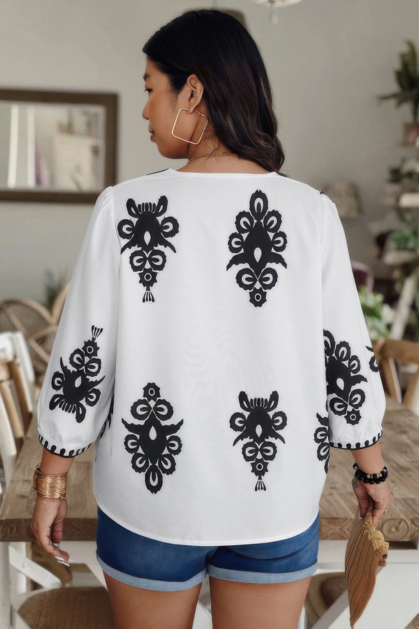 Plus V Neck Geo Print Puff Sleeve Blouse