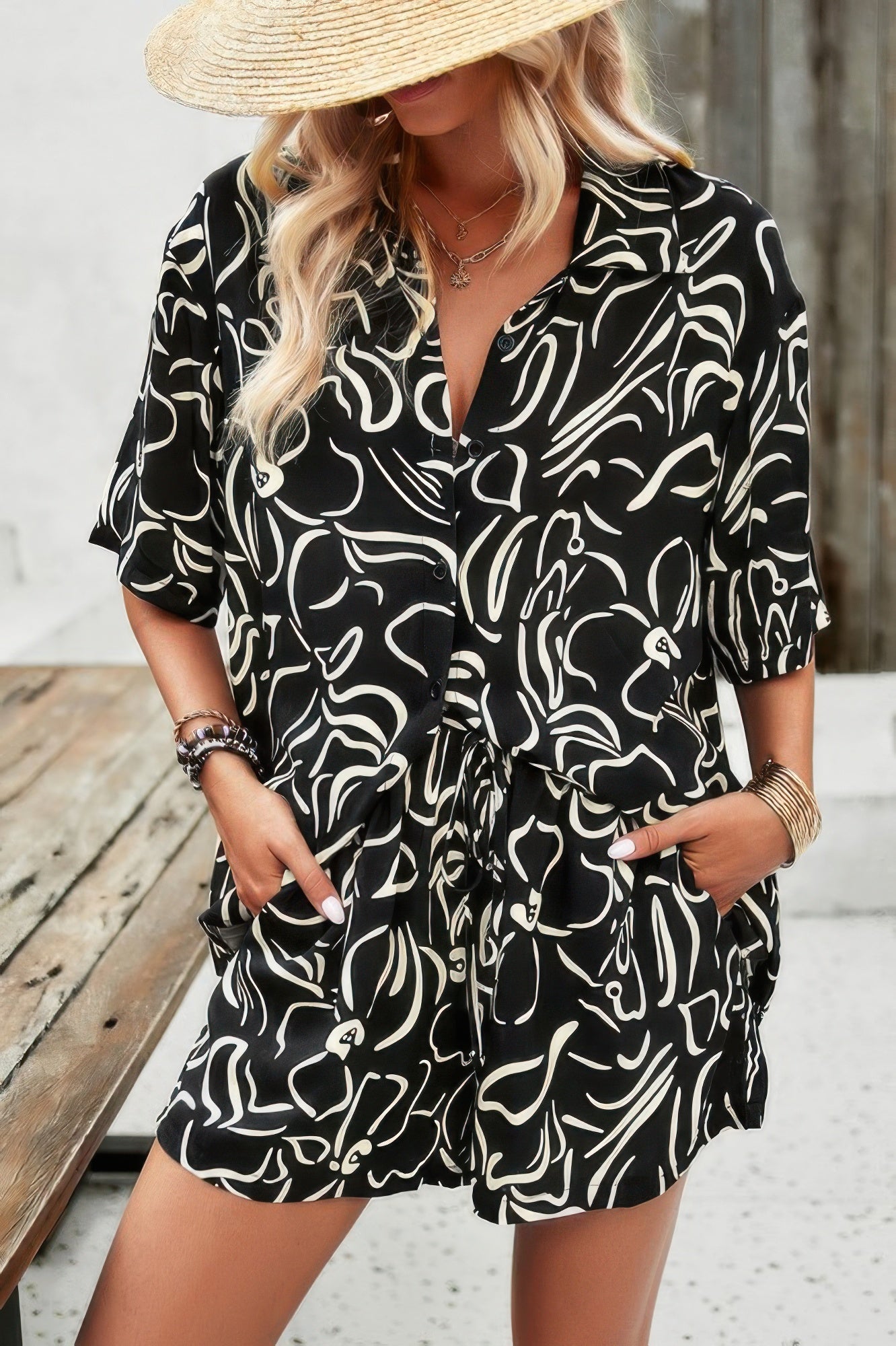 Allover Print Elastic Shorts Two Pieces Button Set