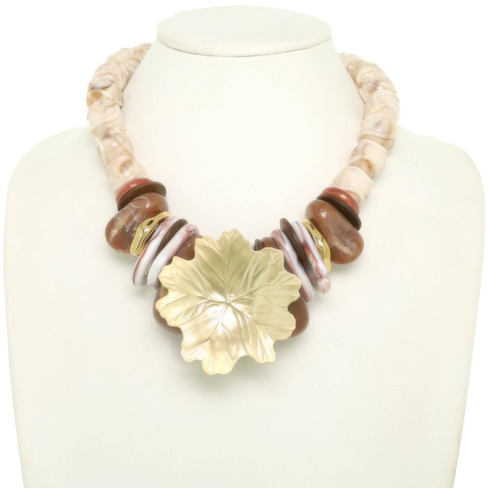 Stone Theme Necklace With Leaf Pendant