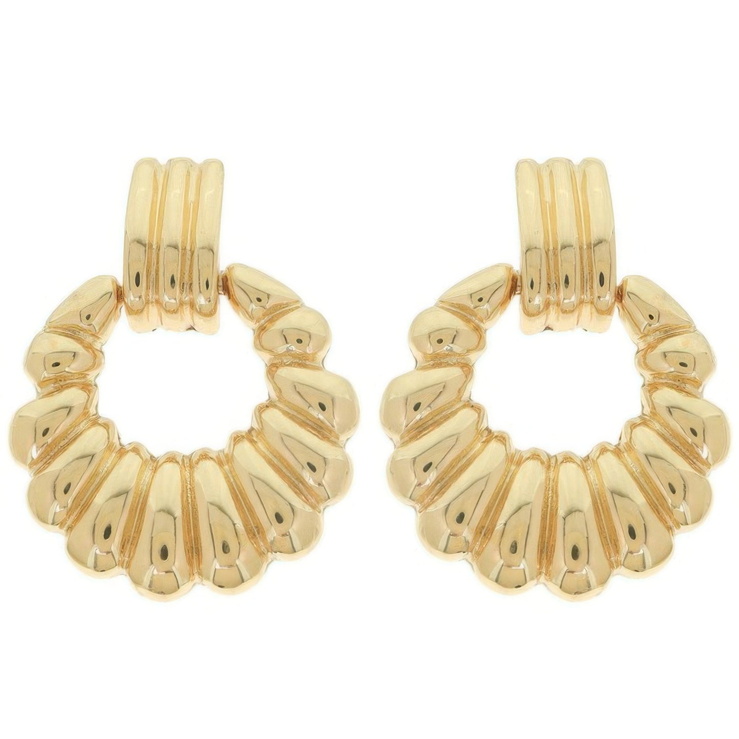 Scallop Pattern Crescent Hoop Earrings