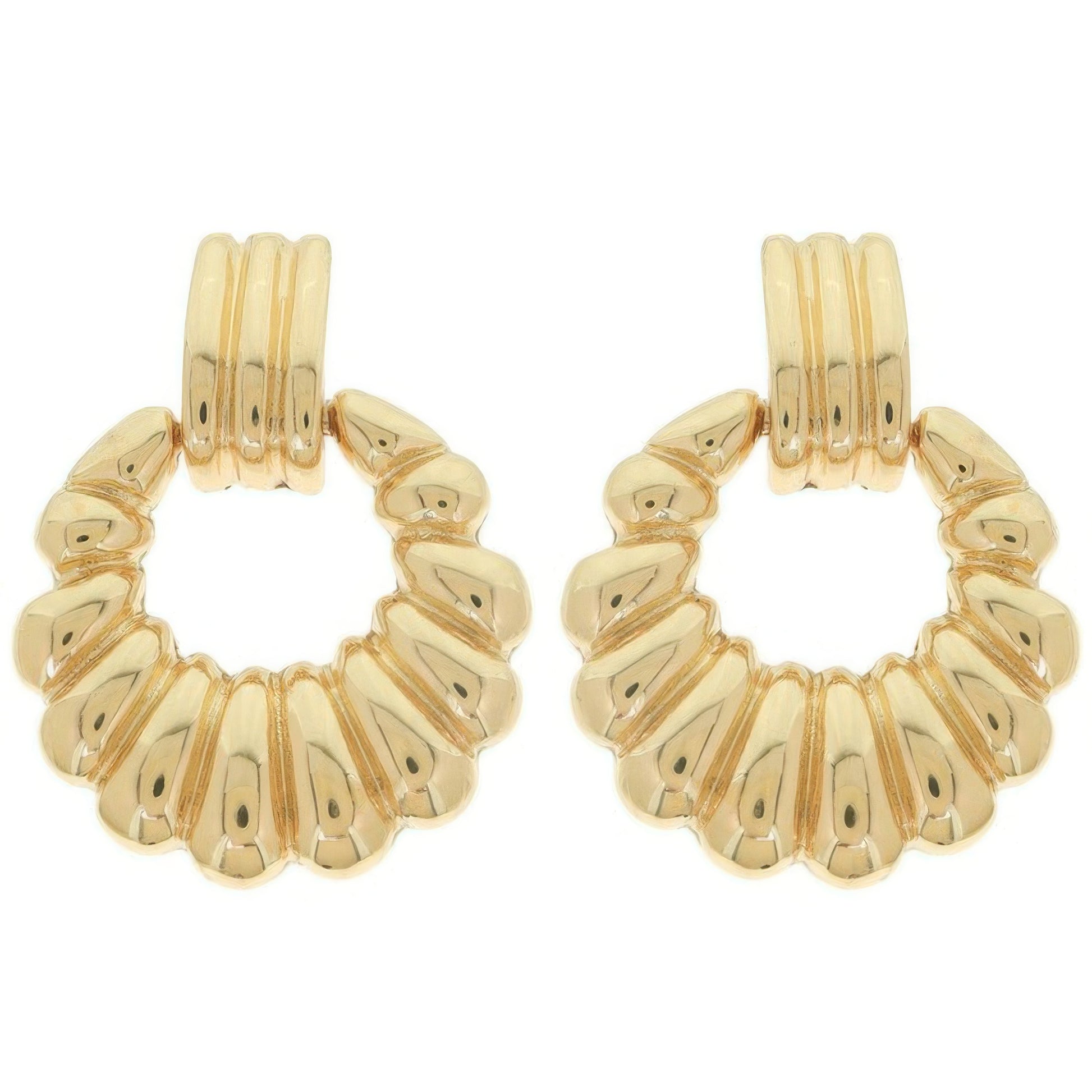 Scallop Pattern Crescent Hoop Earrings