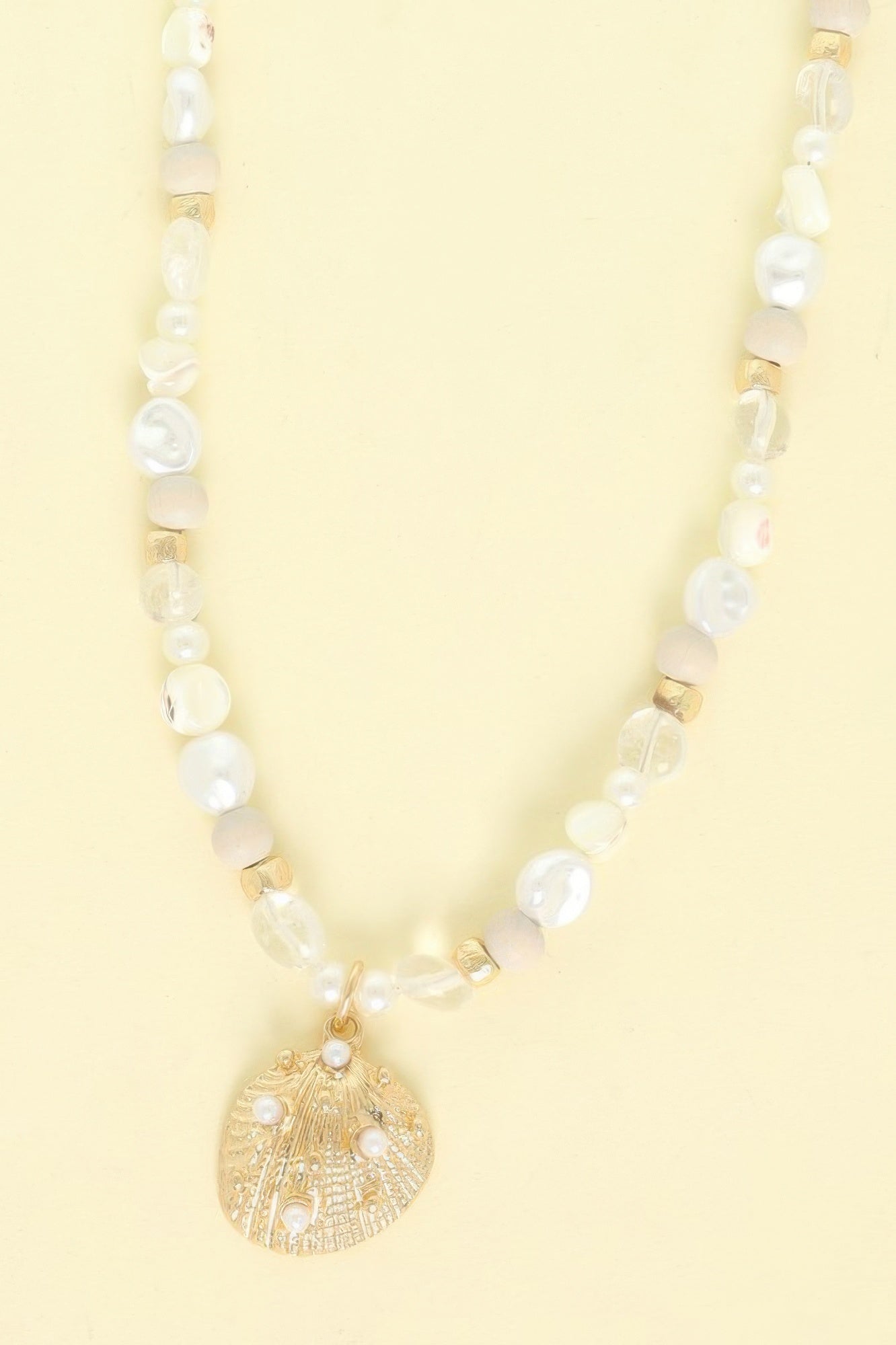 Scallop Shell Pendant Pearl Bead Necklace