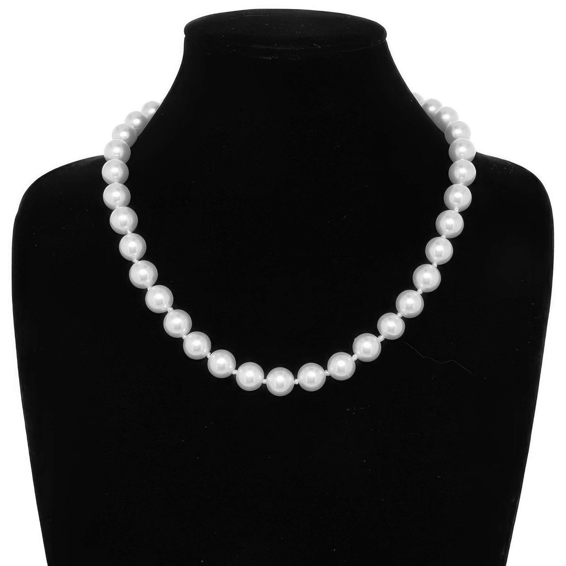 White Pearlescent Pearl Beaded Necklace