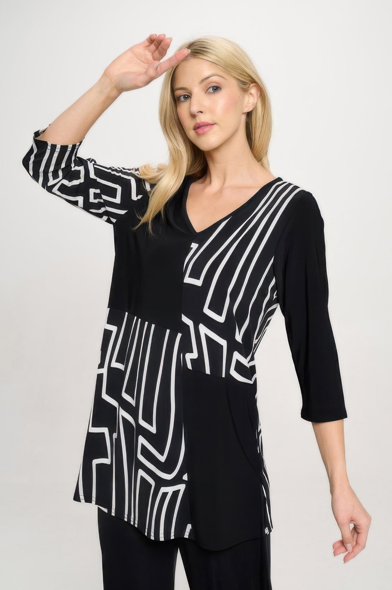 Hit Contrast V-neck Tunic Top